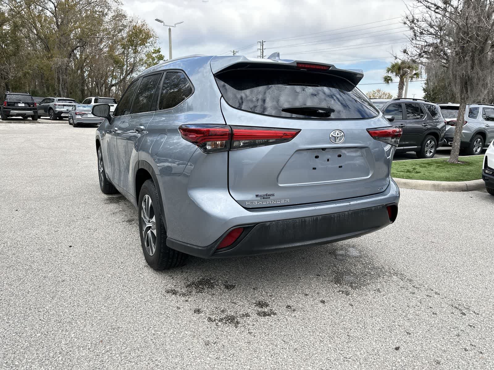 Thumbnail: 2023 Toyota Highlander - 4