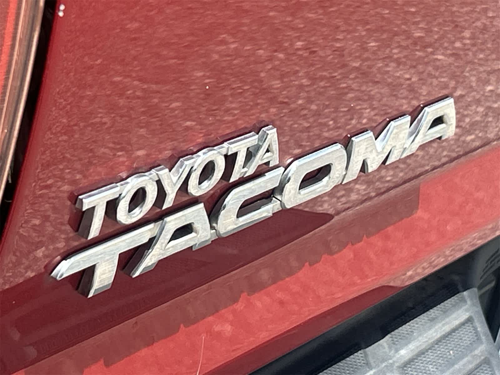 Thumbnail: 2015 Toyota Tacoma - 11