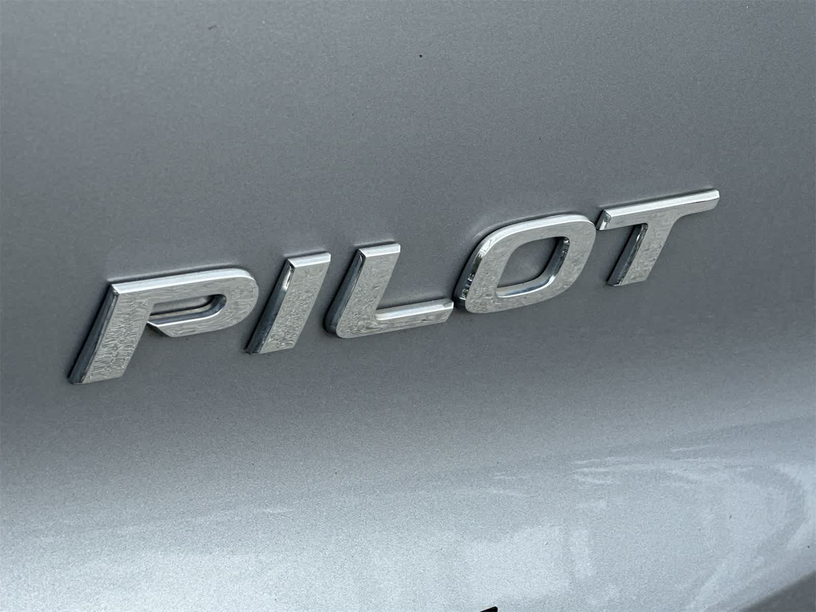 Thumbnail: 2018 Honda Pilot - 11