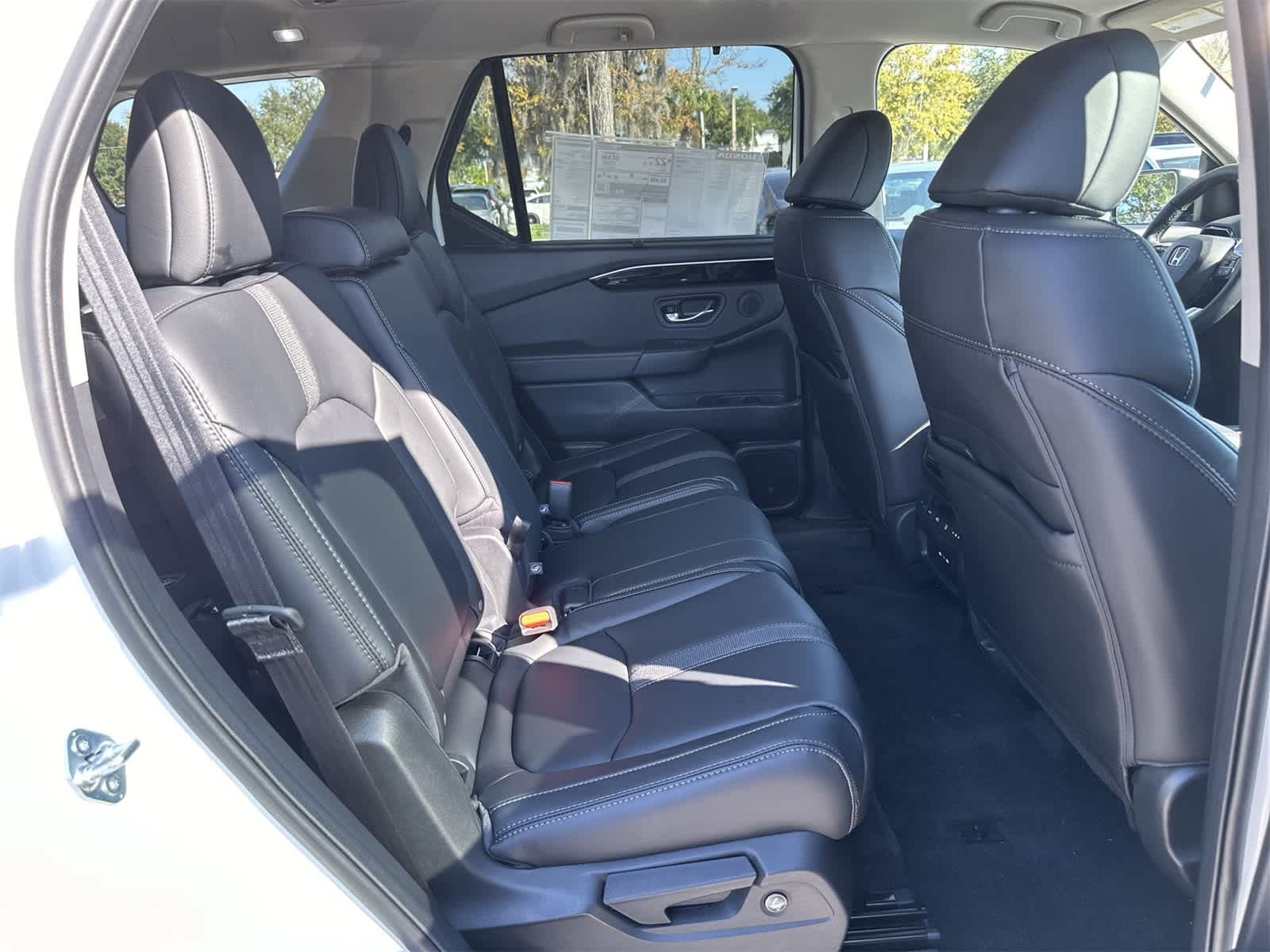 Thumbnail: 2025 Honda Pilot - 16