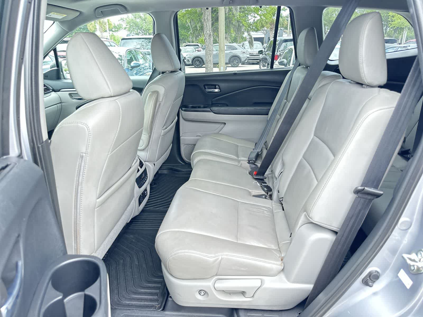 Thumbnail: 2019 Honda Pilot - 23