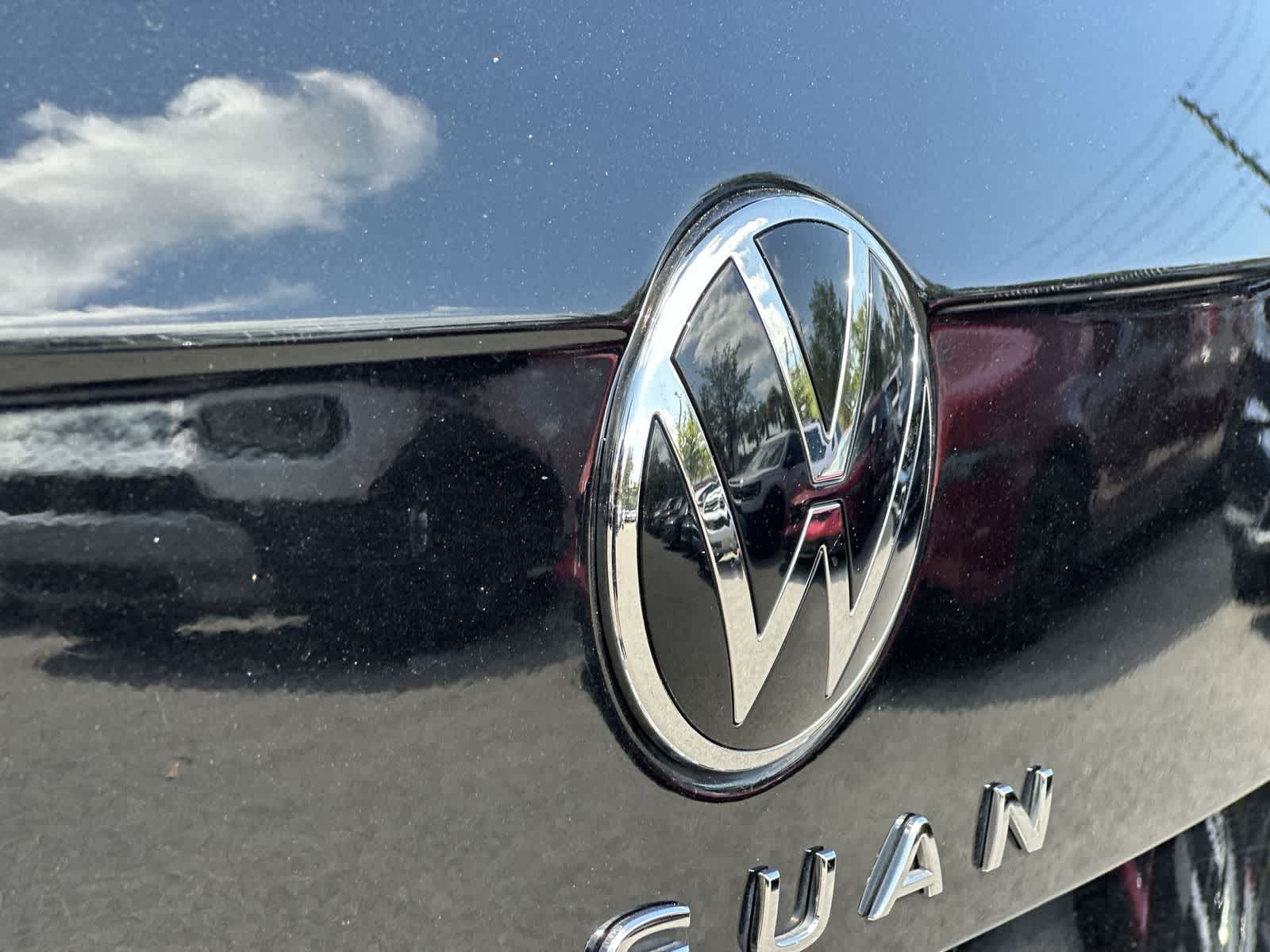 Thumbnail: 2023 Volkswagen Tiguan - 10