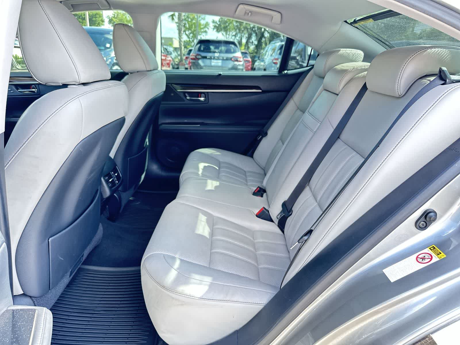 Thumbnail: 2016 Lexus ES - 15