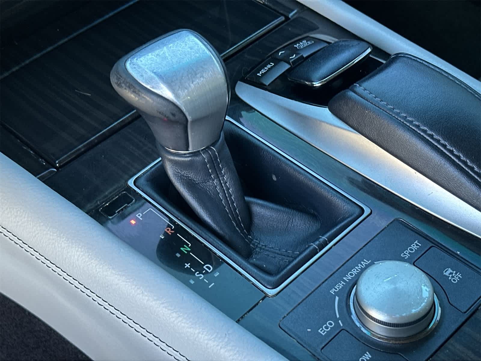 Thumbnail: 2014 Lexus LS - 21