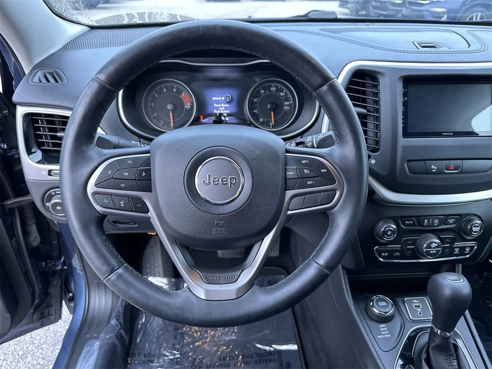 Thumbnail: 2019 Jeep Cherokee - 18