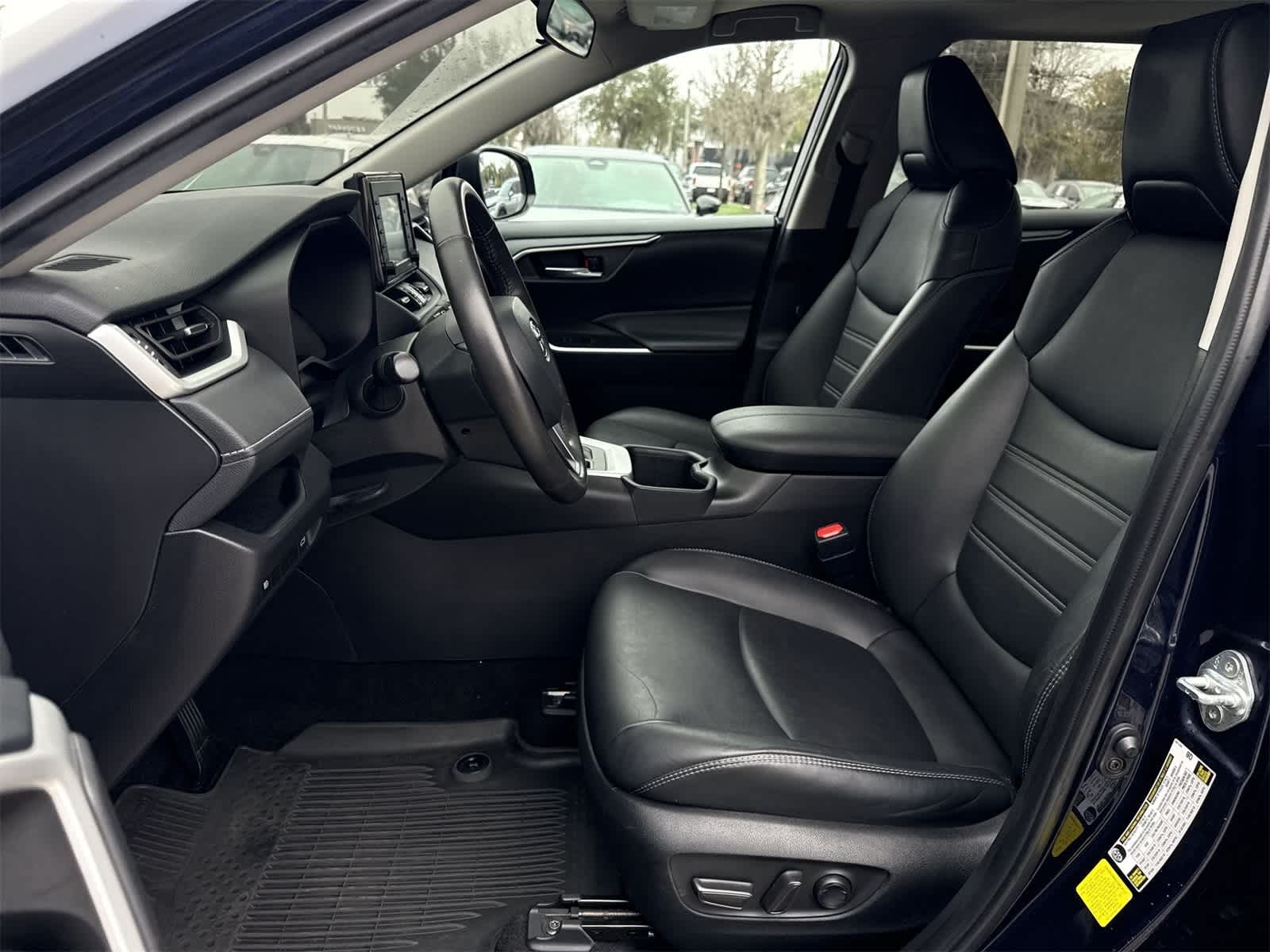 Thumbnail: 2022 Toyota RAV4 - 13