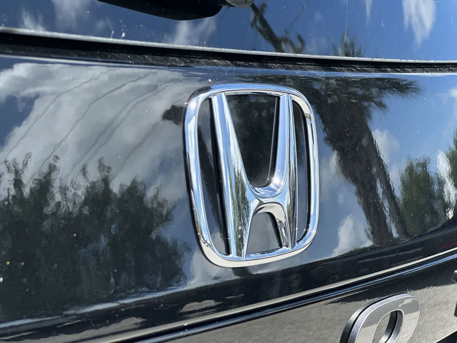 Thumbnail: 2026 Honda Pilot - 10