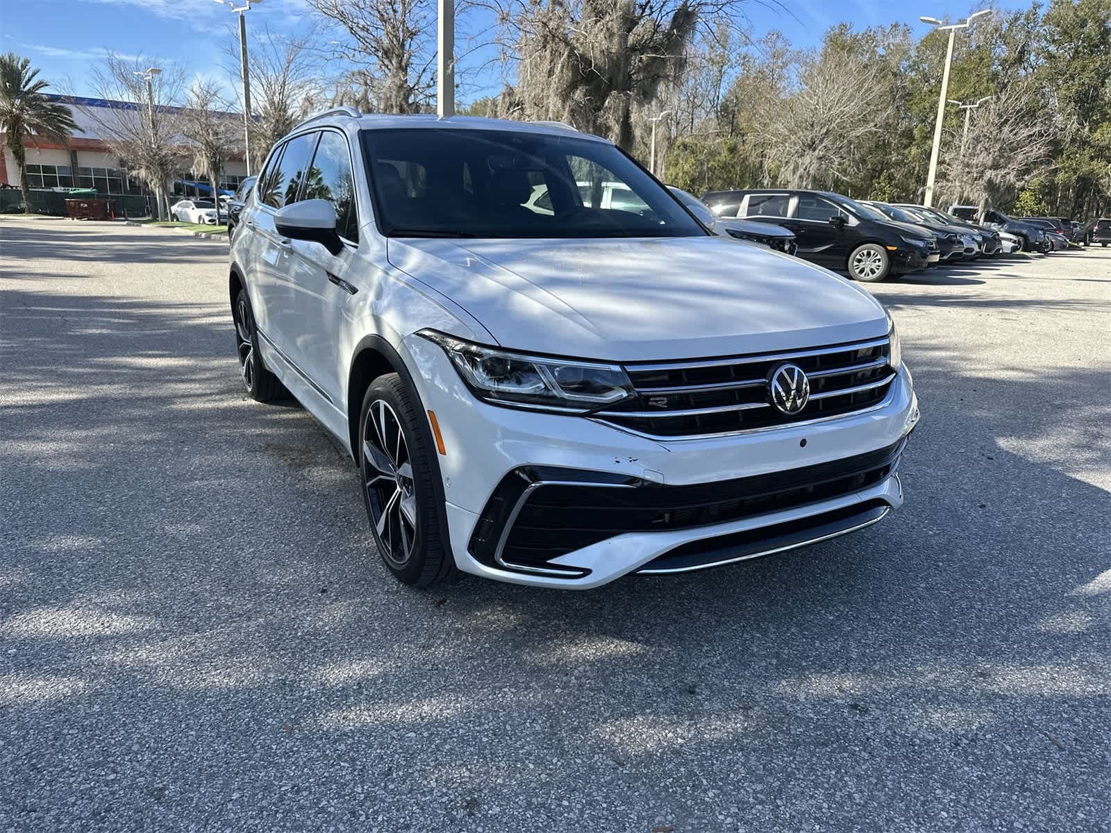 Thumbnail: 2024 Volkswagen Tiguan - 8