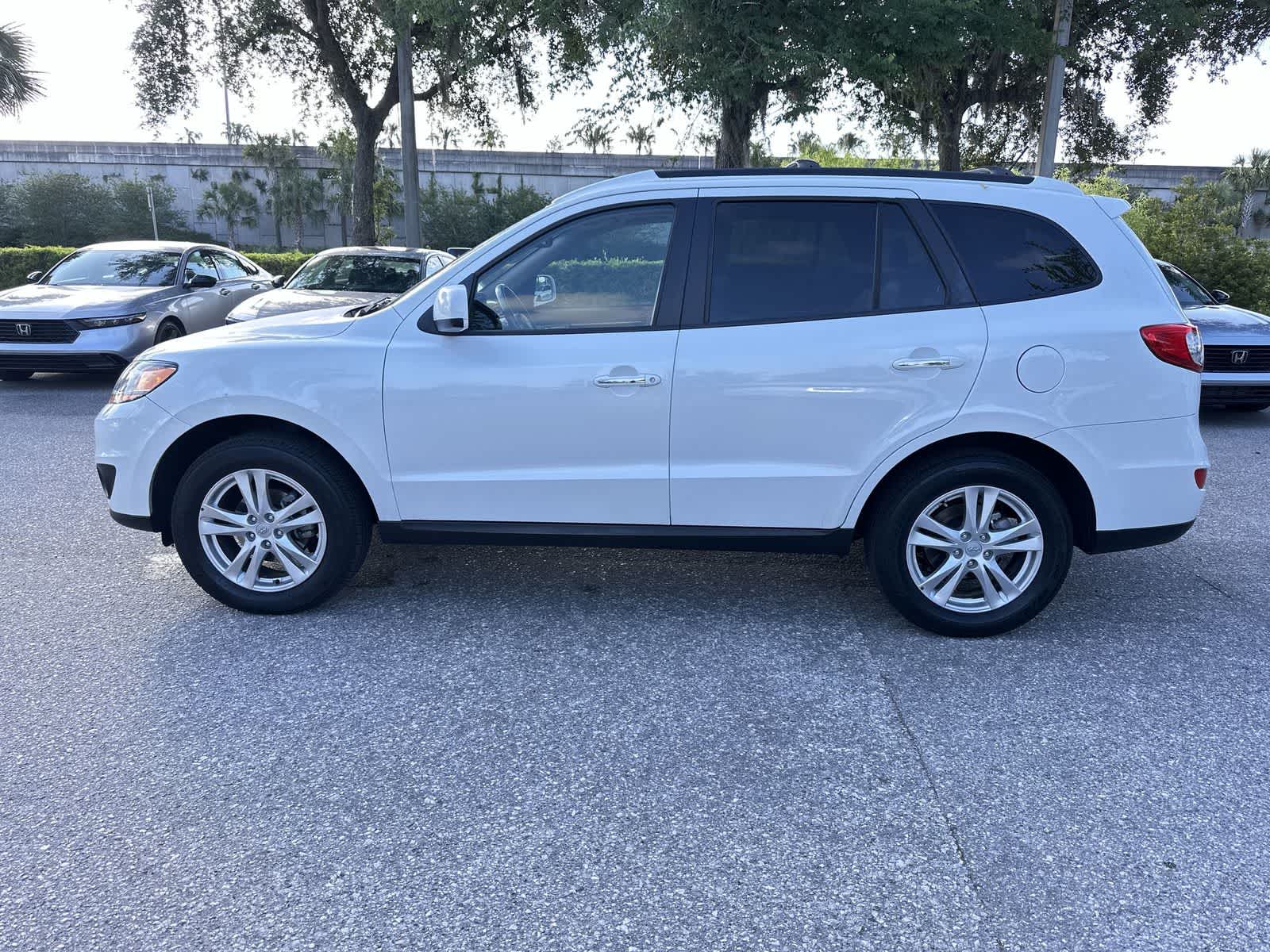 Thumbnail: 2011 Hyundai Santa Fe - 3