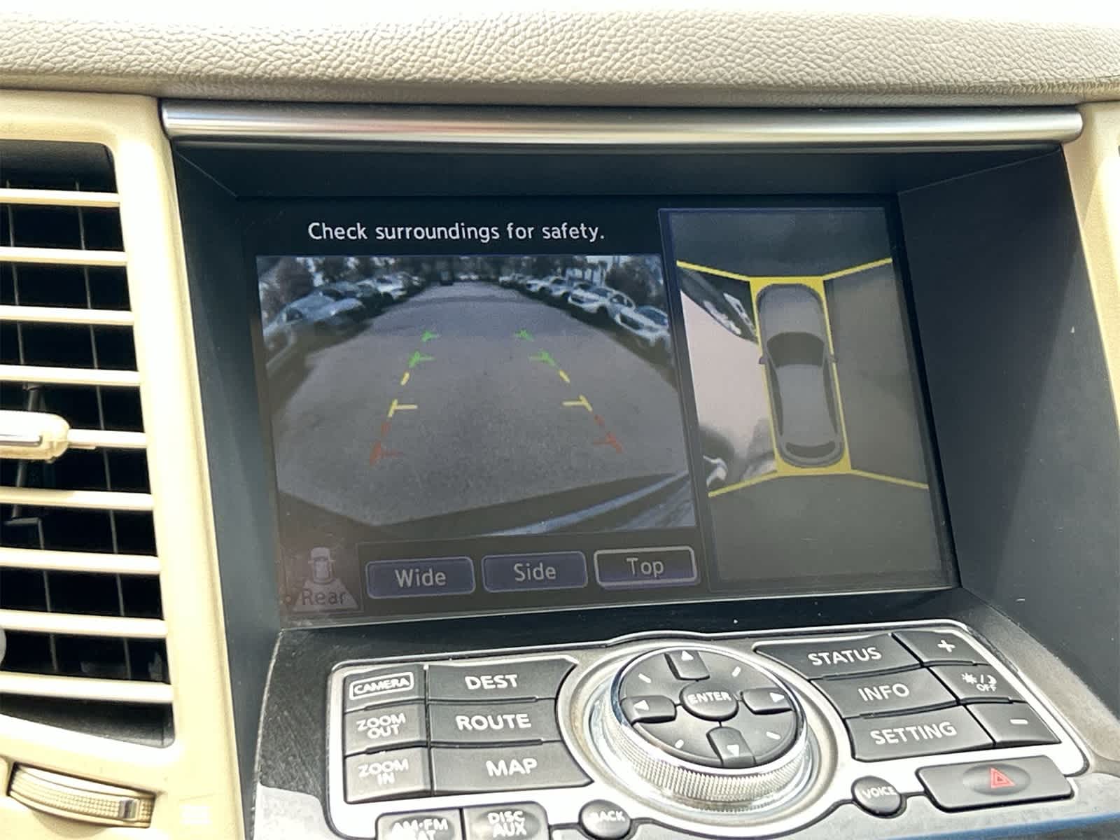 Thumbnail: 2010 INFINITI FX35 - 20