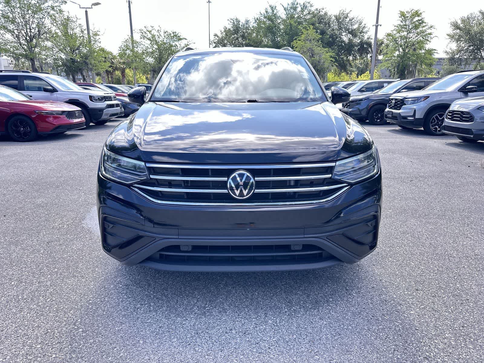 Thumbnail: 2023 Volkswagen Tiguan - 9