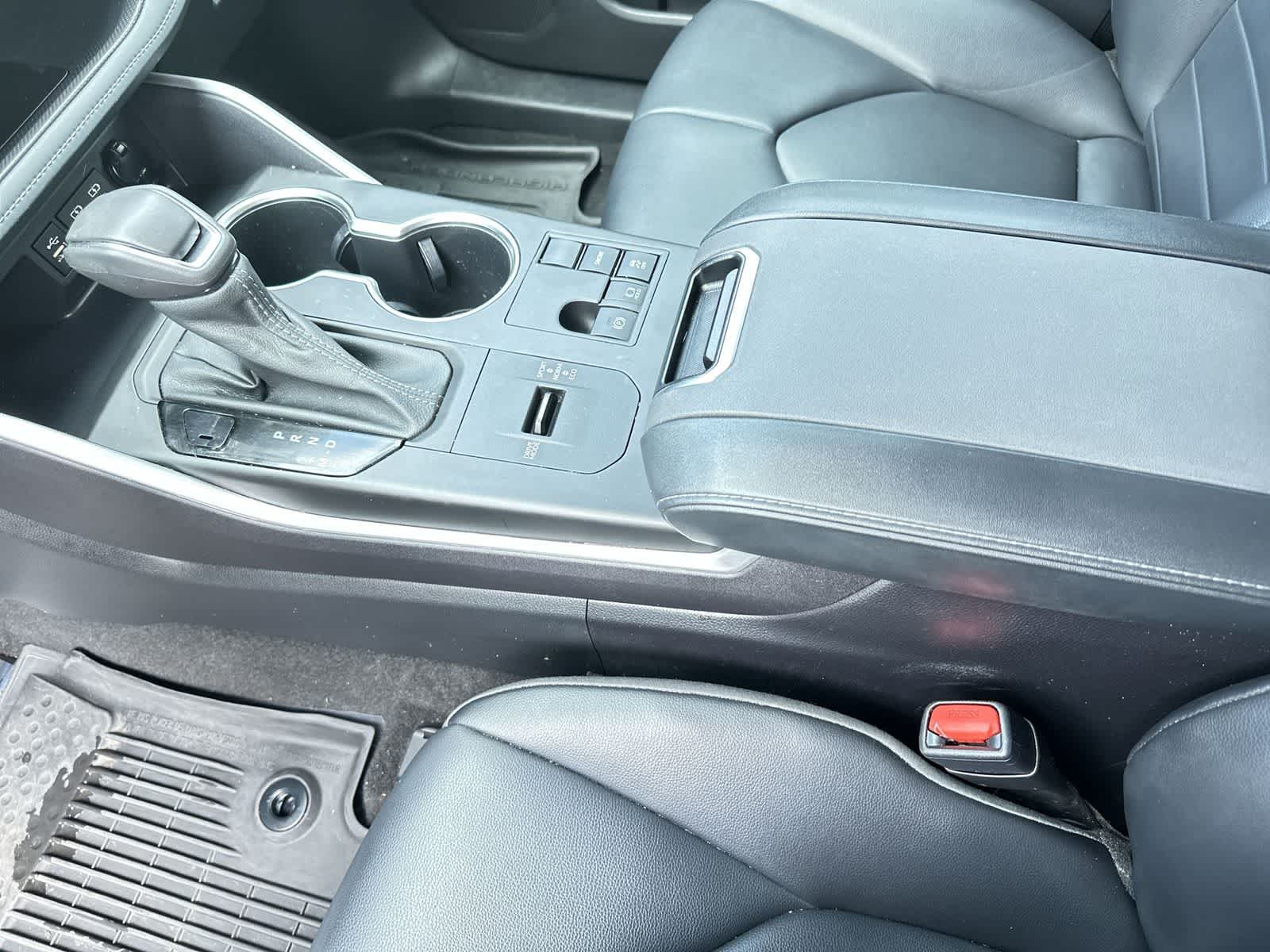 Thumbnail: 2023 Toyota Highlander - 19