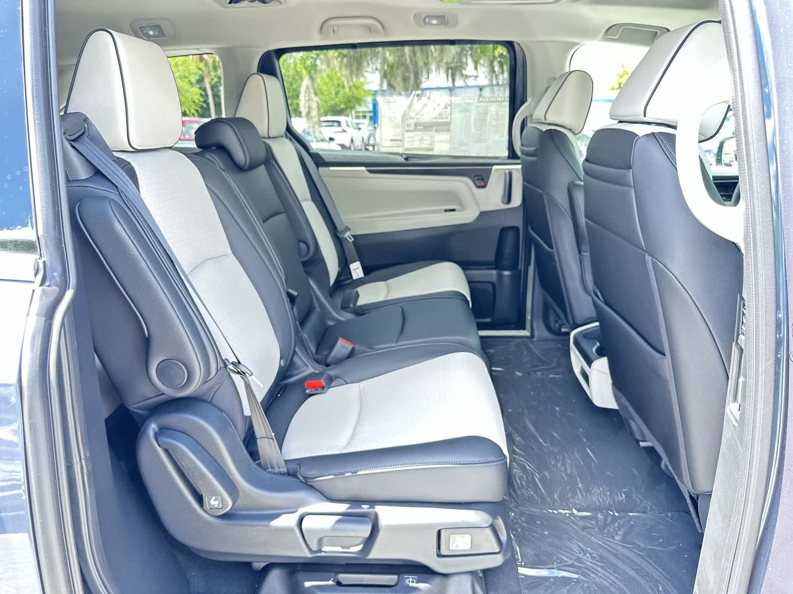 Thumbnail: 2026 Honda Odyssey - 16