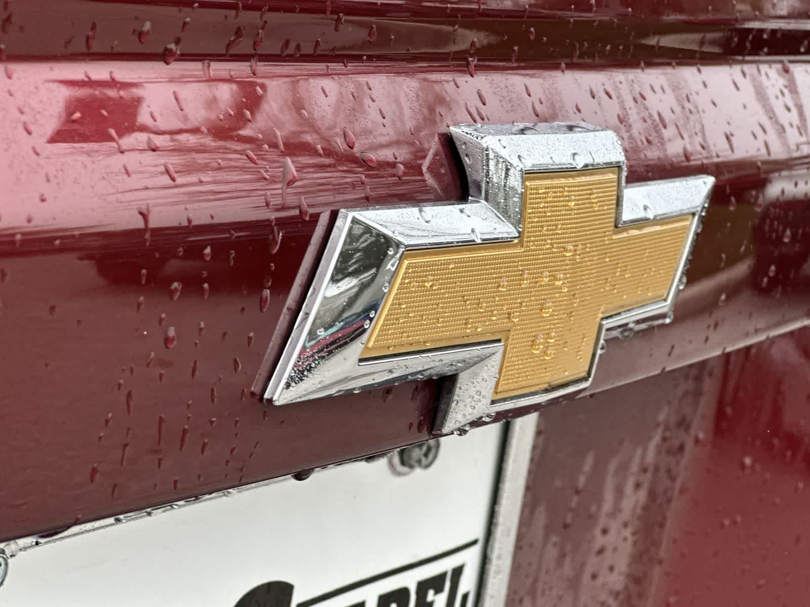 Thumbnail: 2017 Chevrolet Suburban - 10