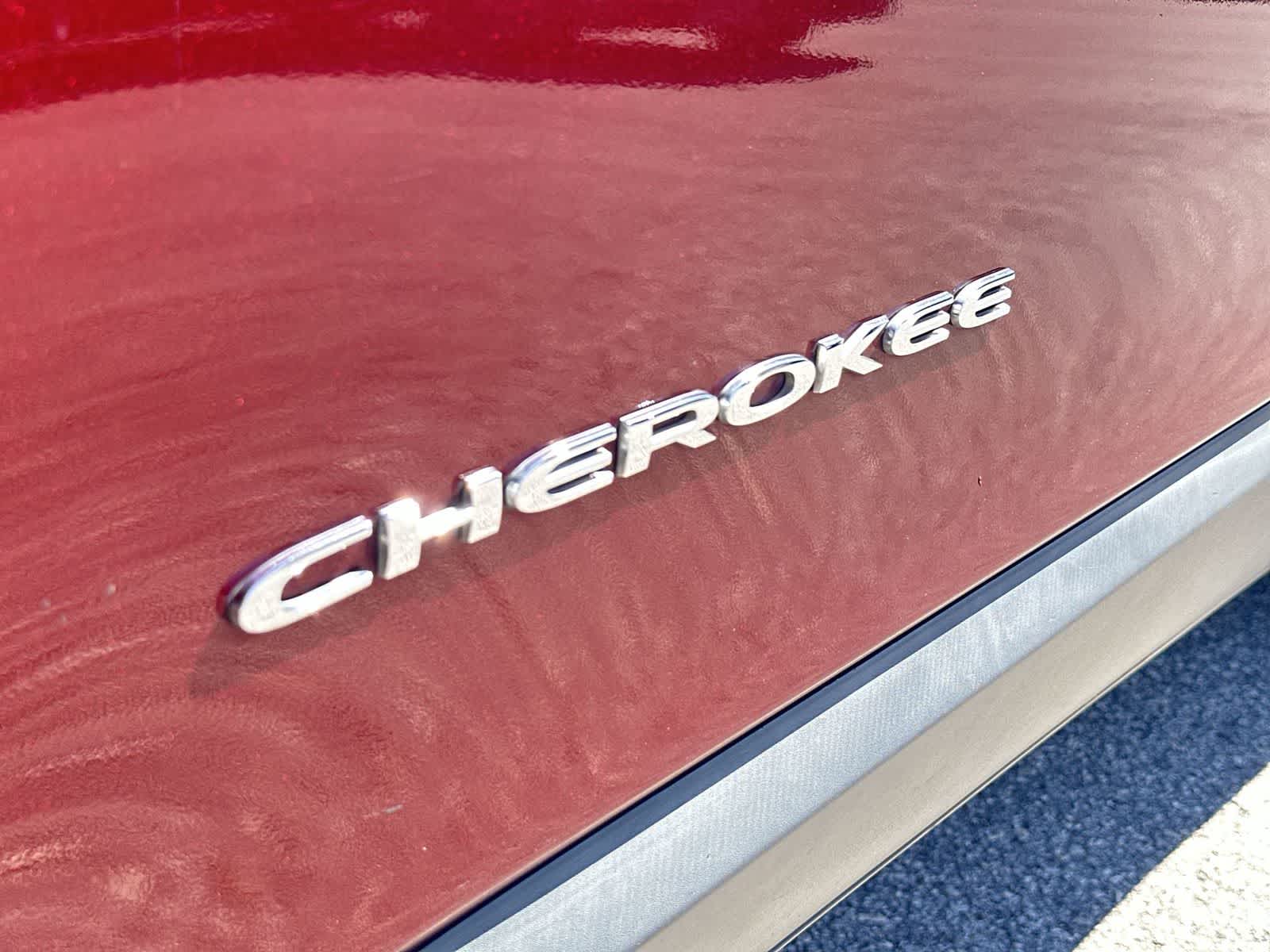 Thumbnail: 2020 Jeep Cherokee - 11