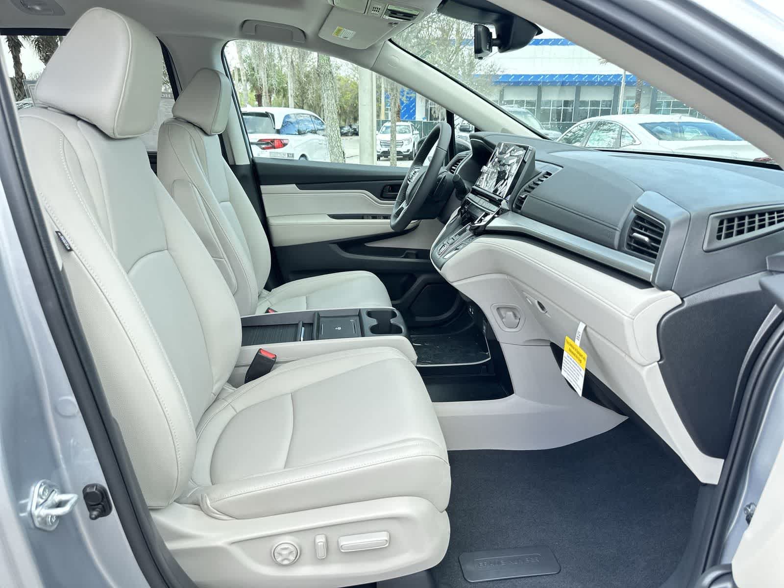 Thumbnail: 2026 Honda Odyssey - 17