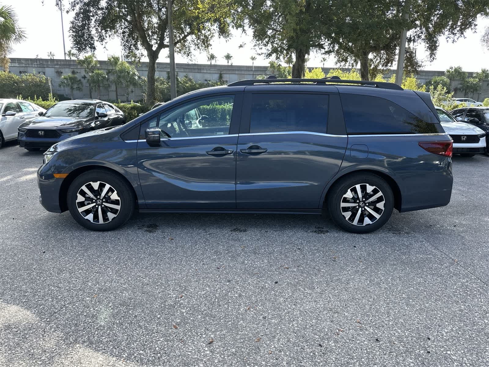 Thumbnail: 2026 Honda Odyssey - 3