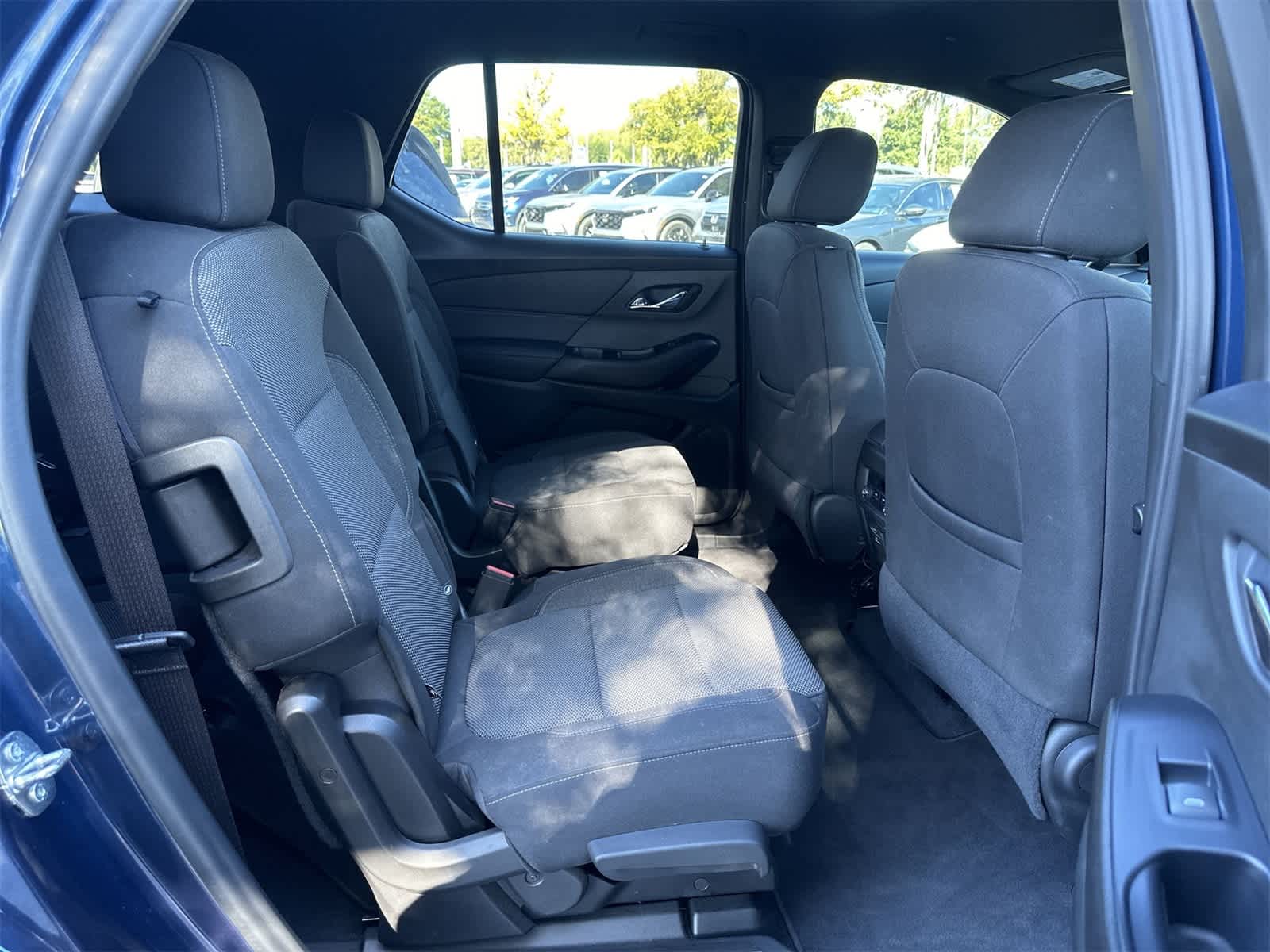 Thumbnail: 2022 Chevrolet Traverse - 16