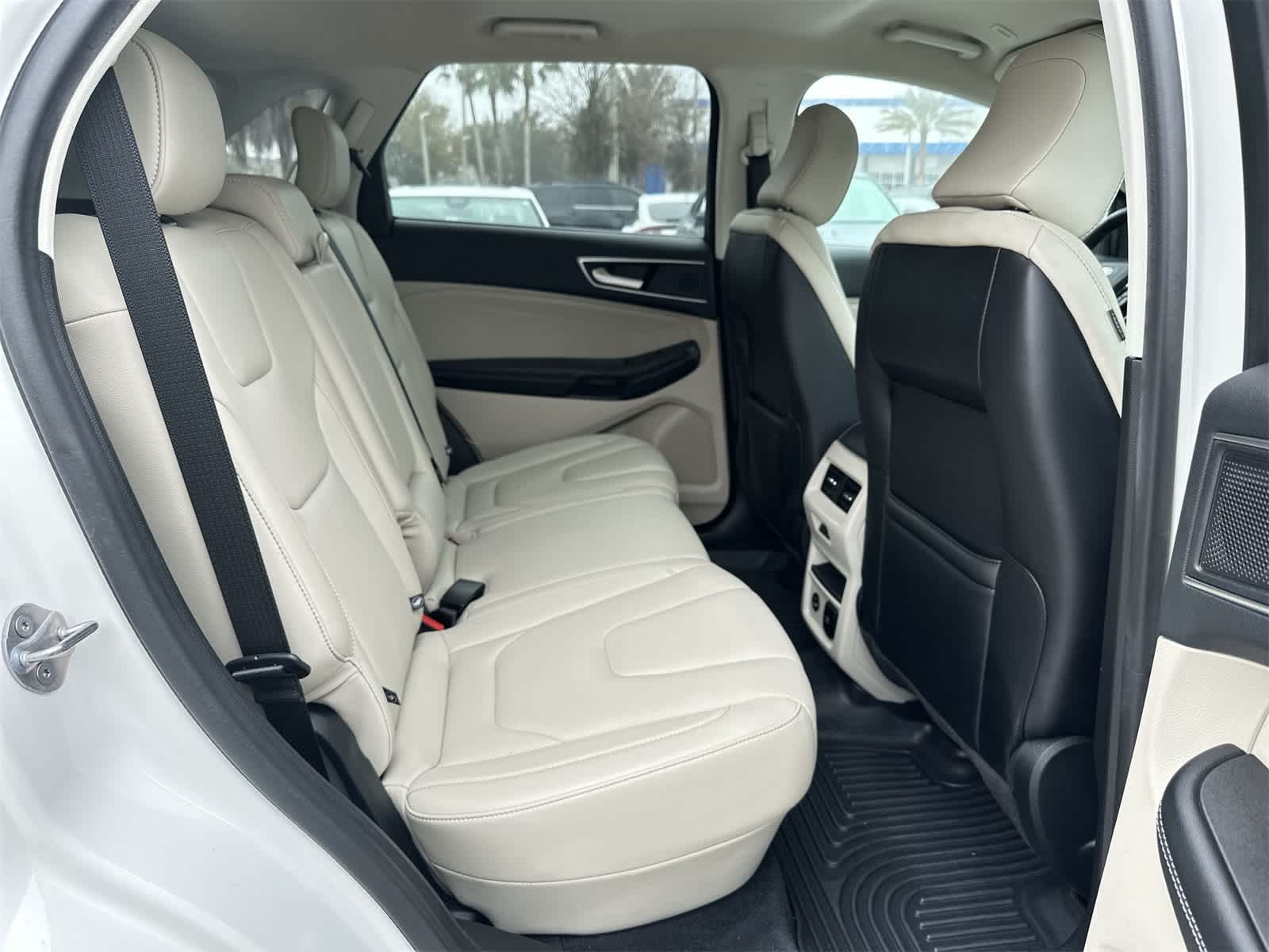 Thumbnail: 2022 Ford Edge - 15