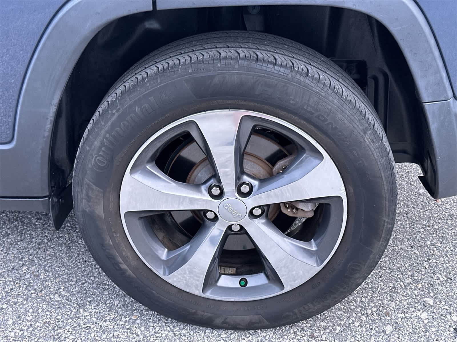 Thumbnail: 2019 Jeep Cherokee - 12