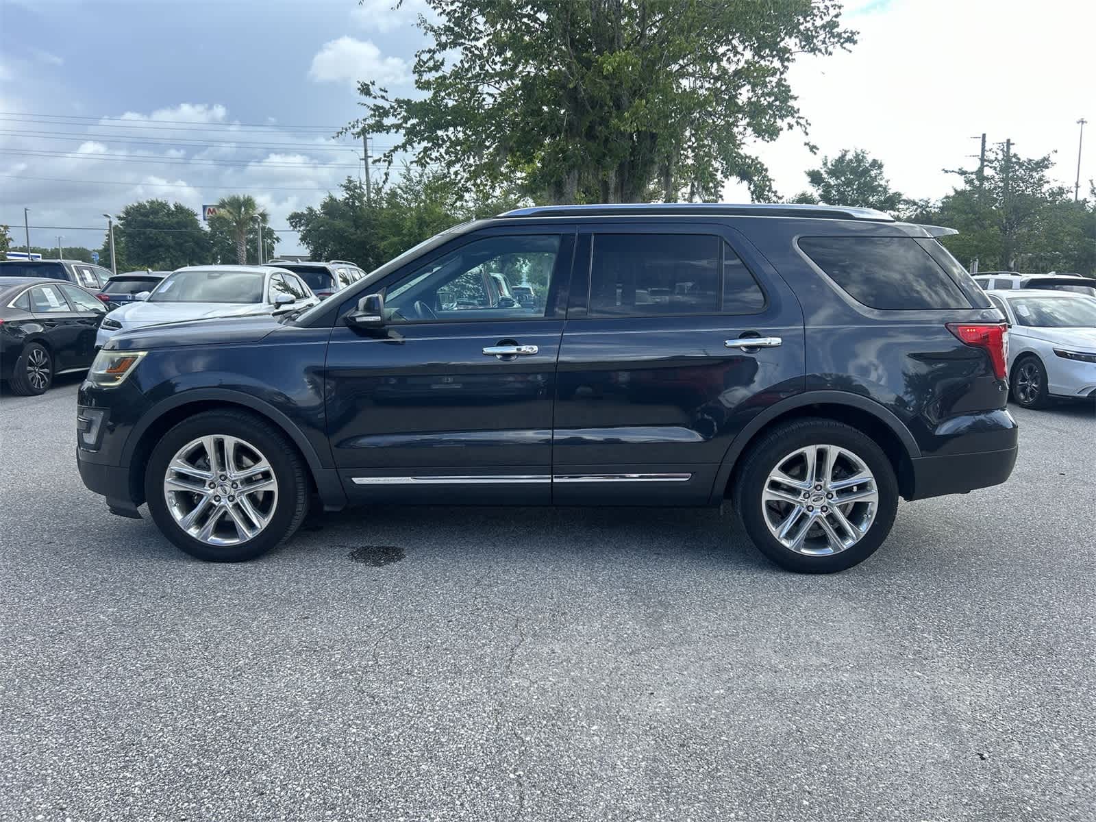 Thumbnail: 2017 Ford Explorer - 3