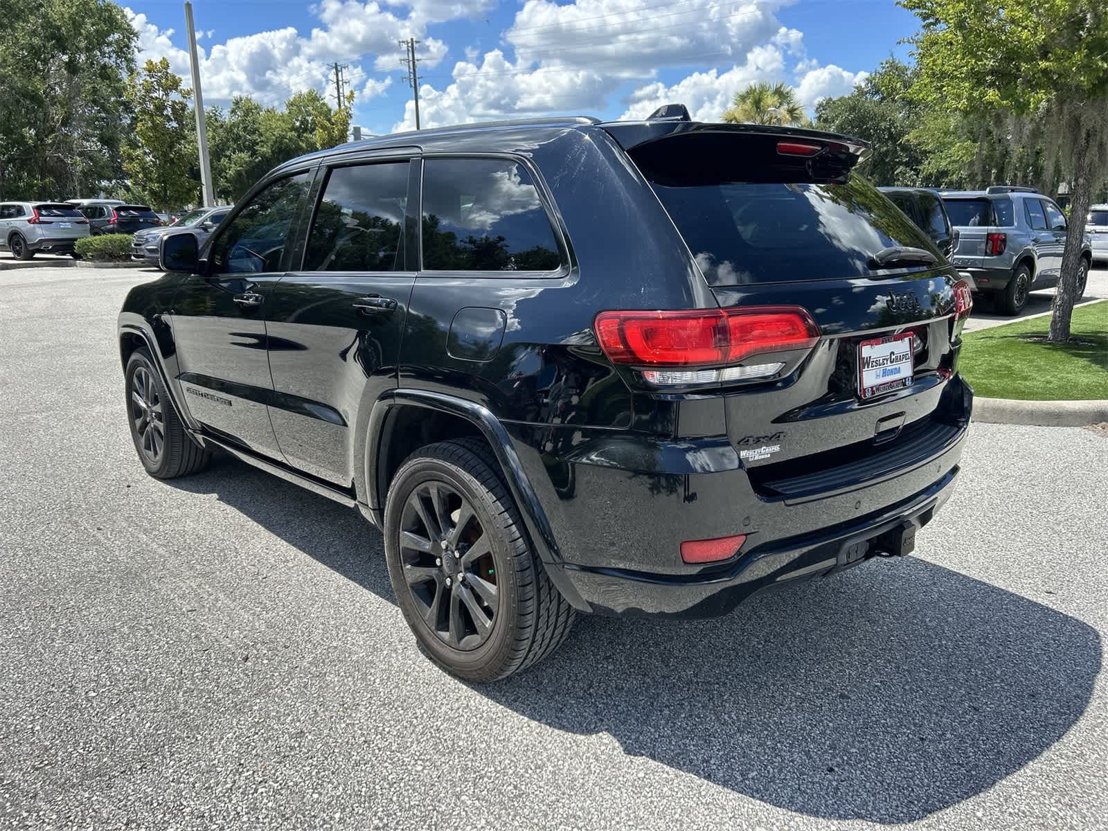 Thumbnail: 2017 Jeep Grand Cherokee - 4
