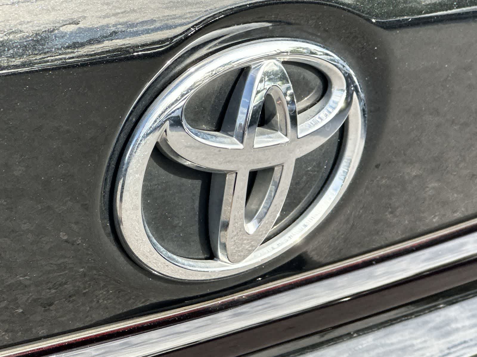 Thumbnail: 2022 Toyota Corolla - 10