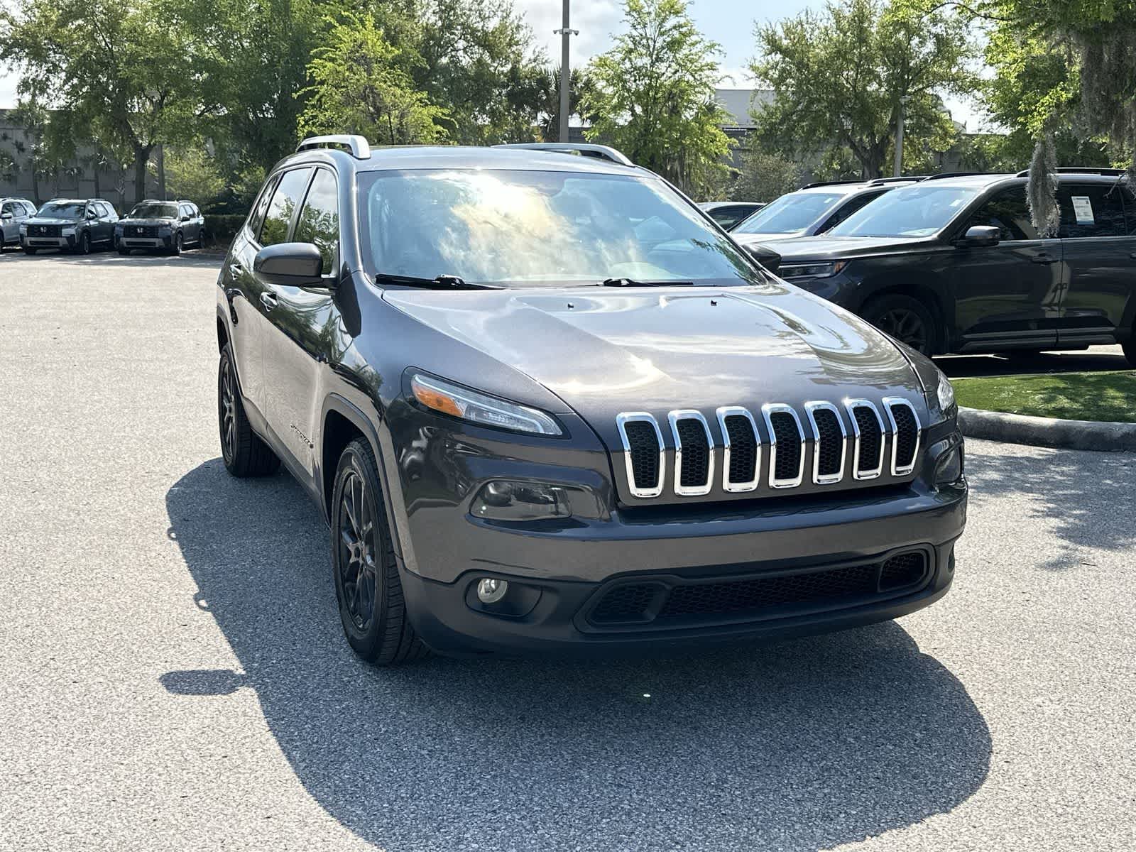 Thumbnail: 2015 Jeep Cherokee - 8