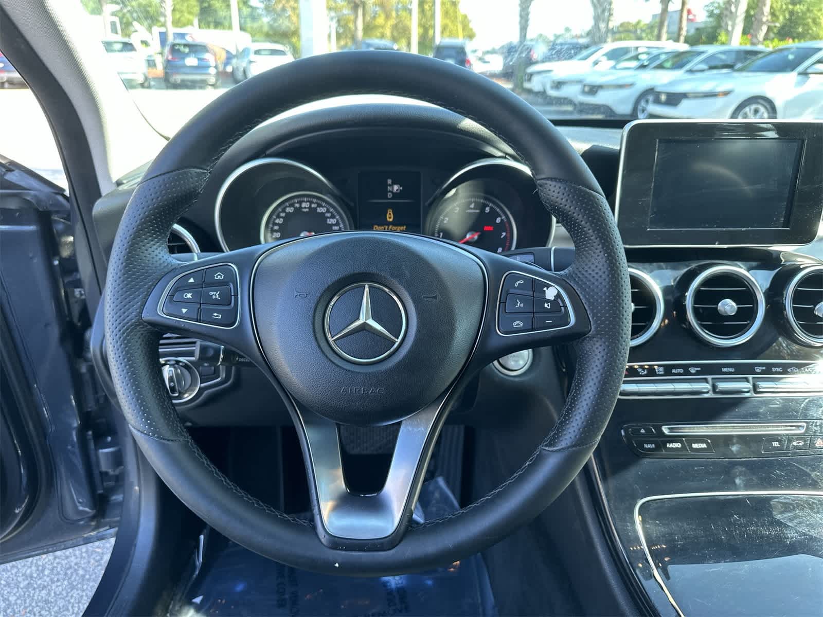 Thumbnail: 2015 Mercedes-Benz C-Class - 18