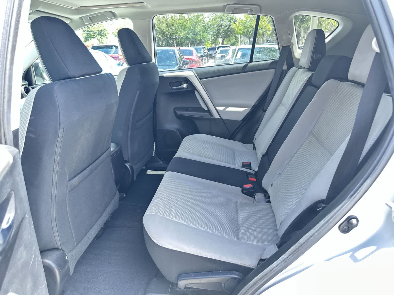 Thumbnail: 2016 Toyota RAV4 - 15