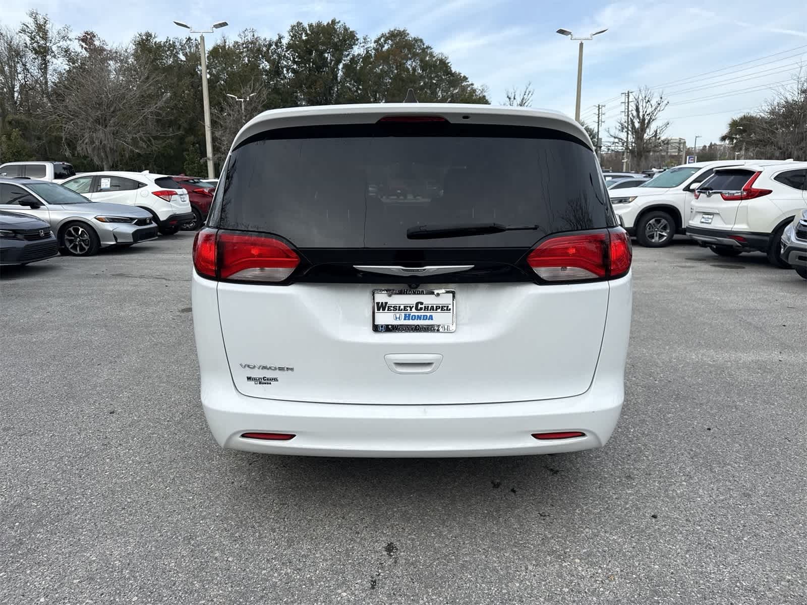 Thumbnail: 2022 Chrysler Voyager - 5