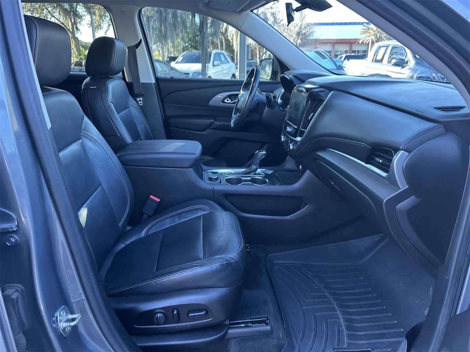 Thumbnail: 2020 Chevrolet Traverse - 17