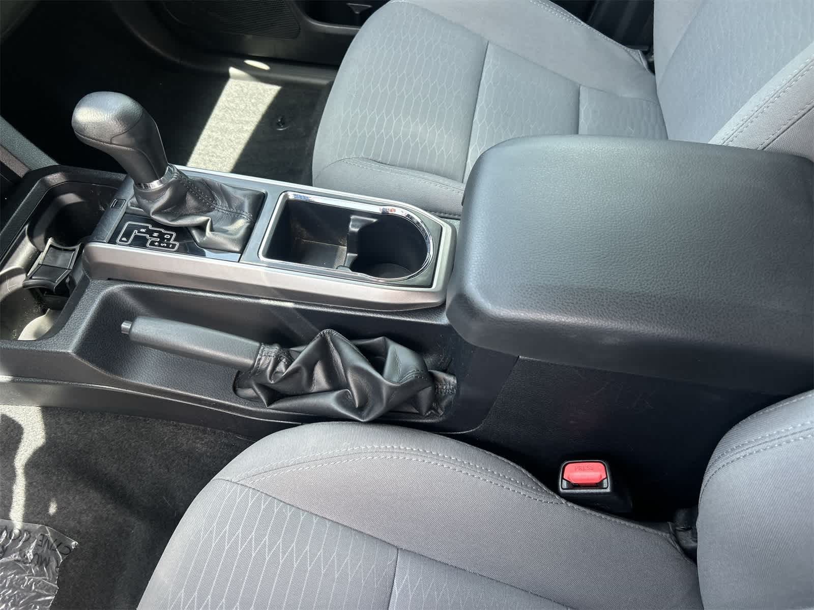 Thumbnail: 2019 Toyota Tacoma - 19