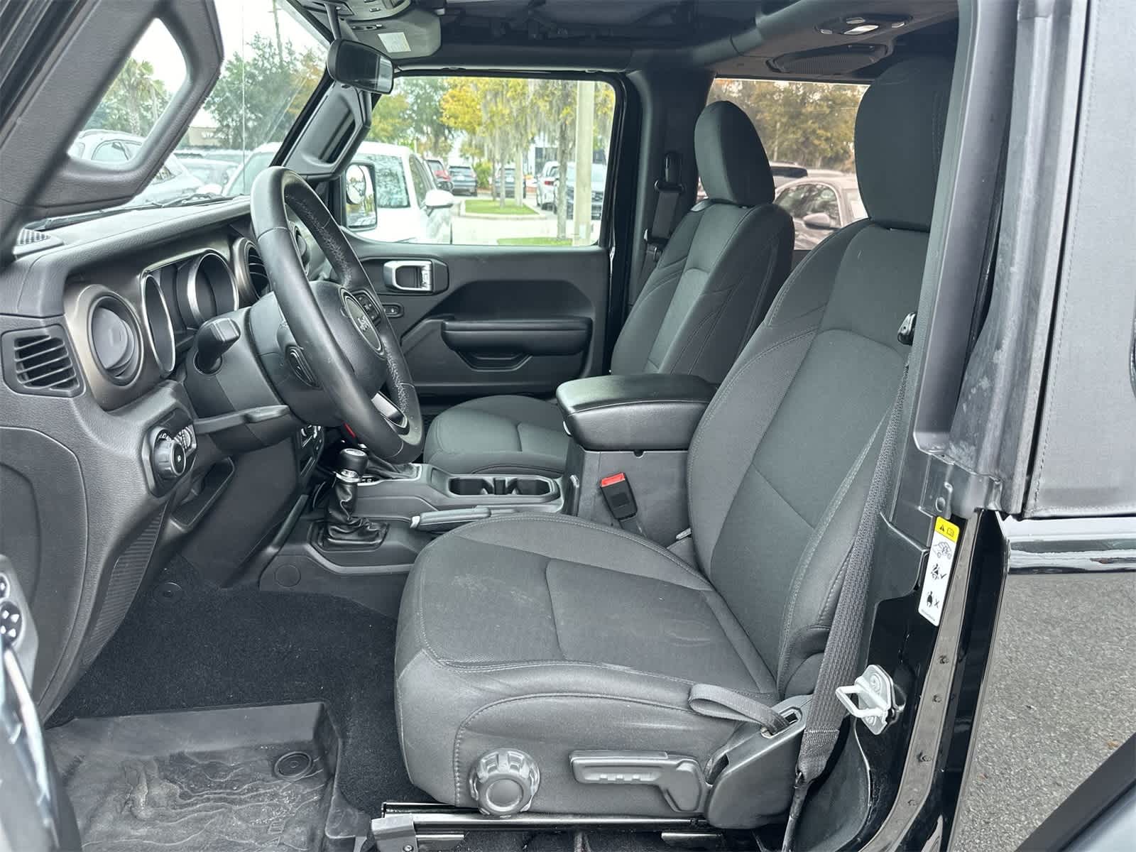 Thumbnail: 2018 Jeep Wrangler - 13