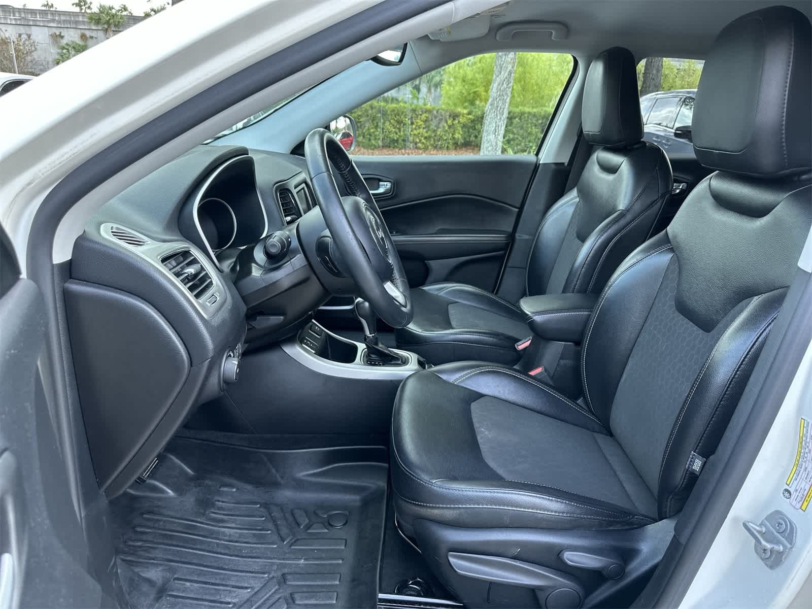 Thumbnail: 2018 Jeep Compass - 13