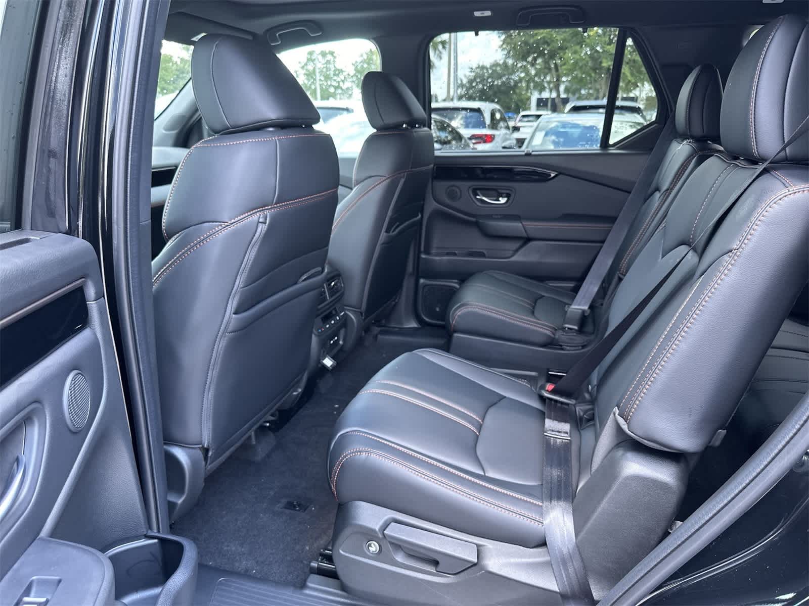 Thumbnail: 2025 Honda Pilot - 15