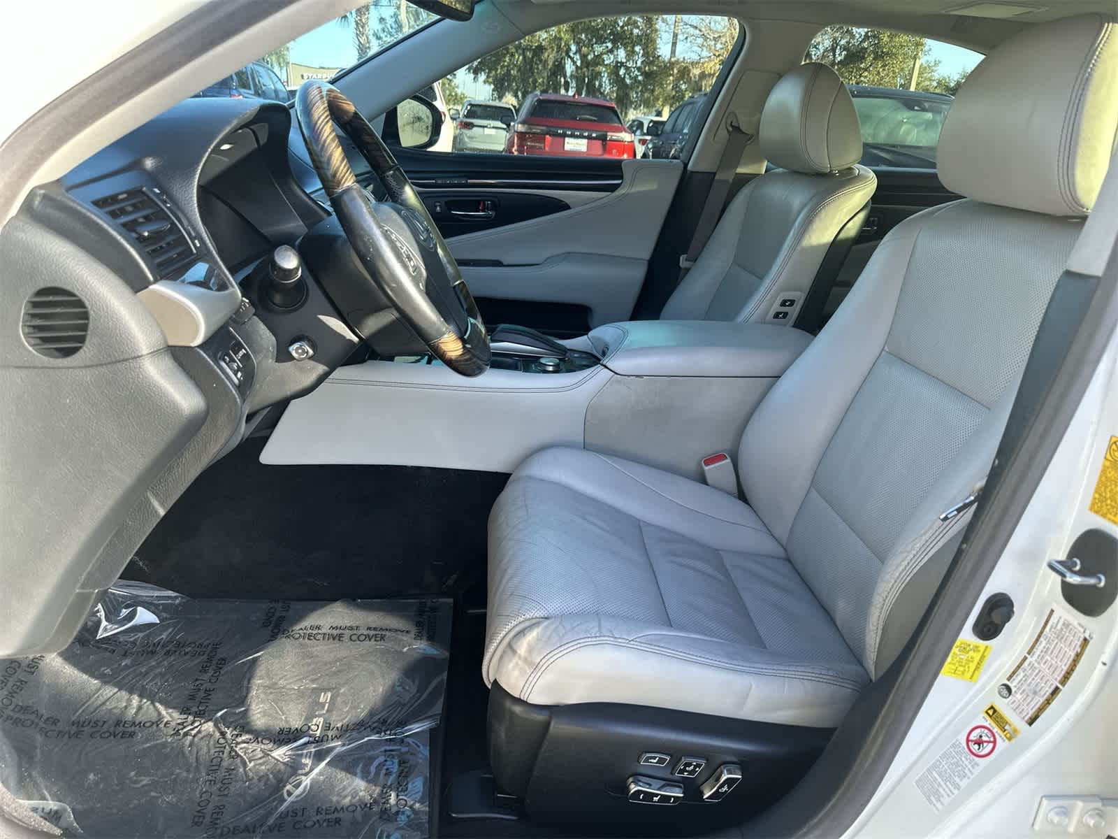 Thumbnail: 2014 Lexus LS - 13