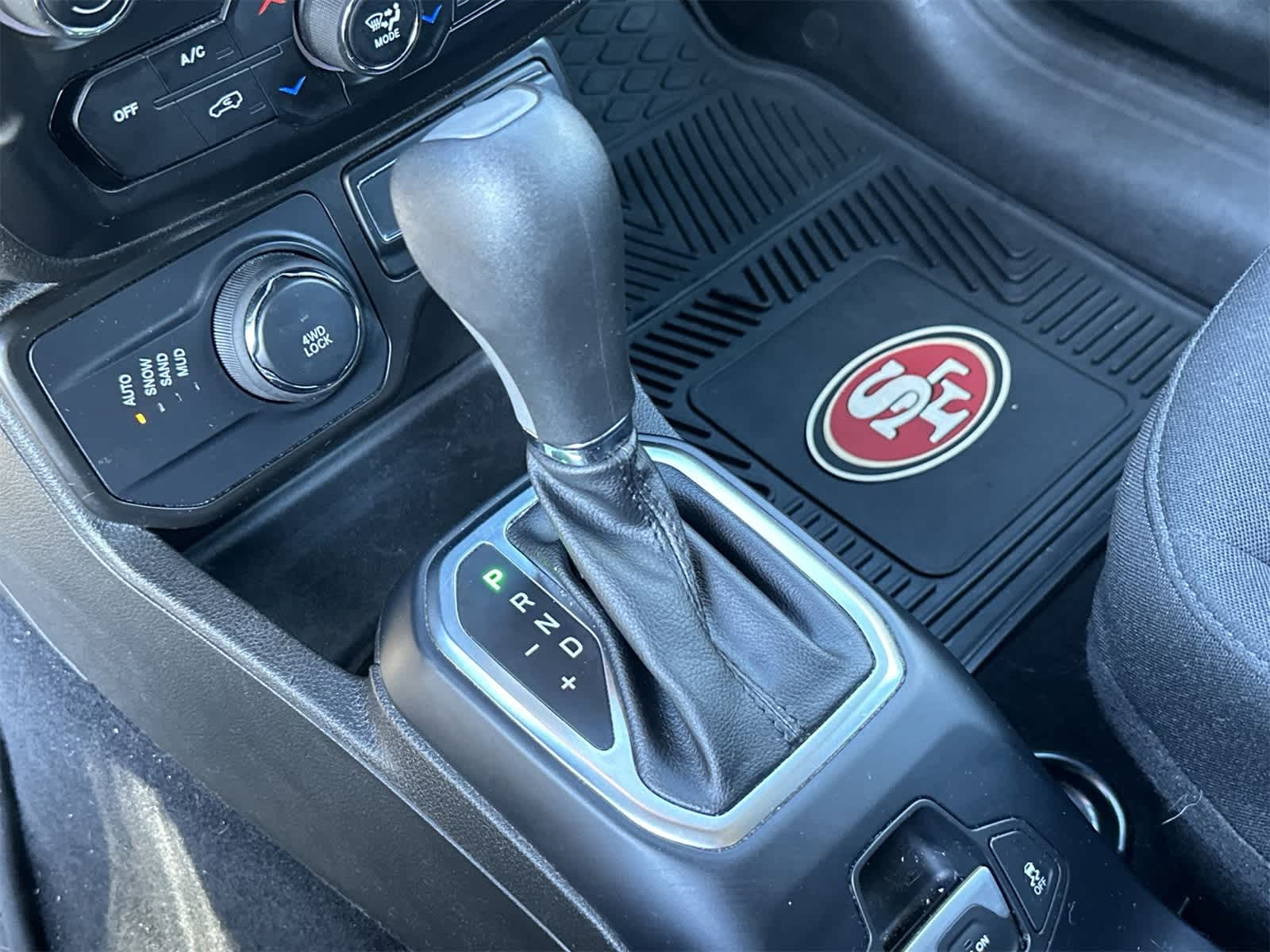 Thumbnail: 2021 Jeep Renegade - 21