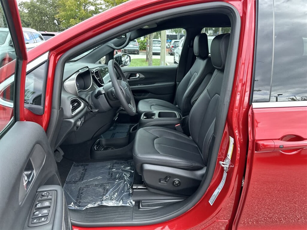 Used 2025 Chrysler Voyager LX Van Passenger Van