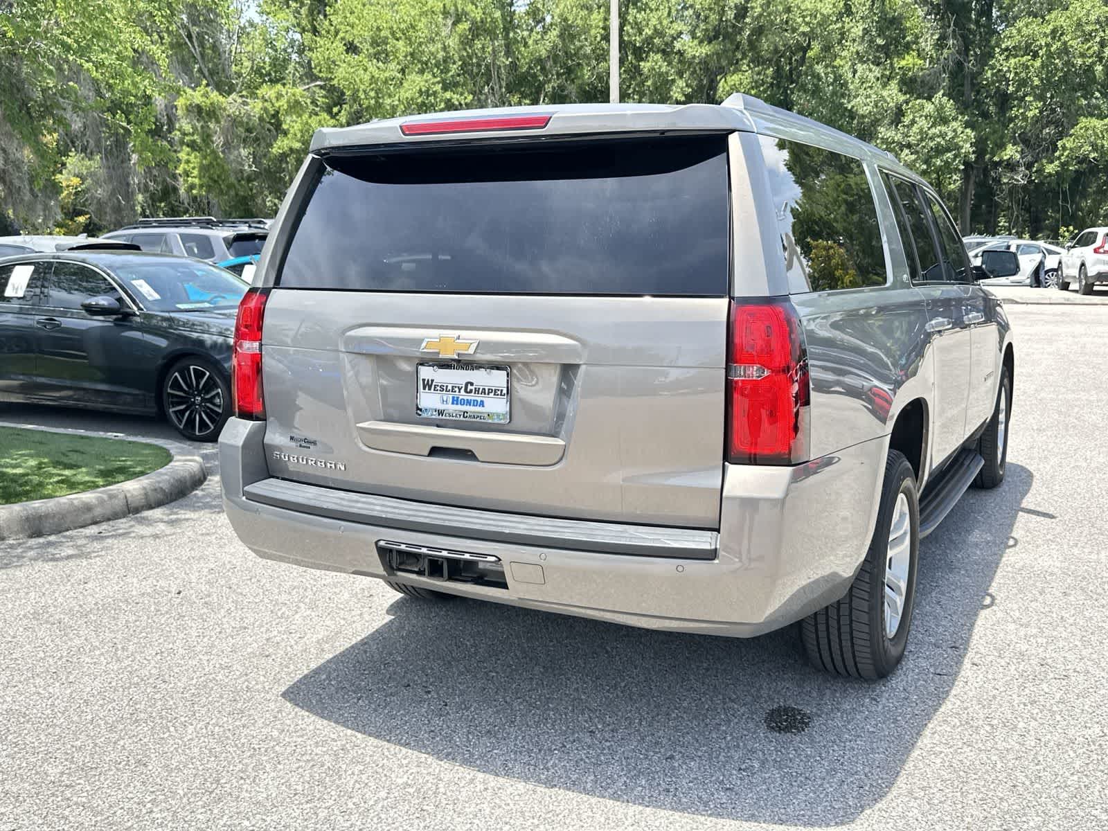 Thumbnail: 2017 Chevrolet Suburban - 6