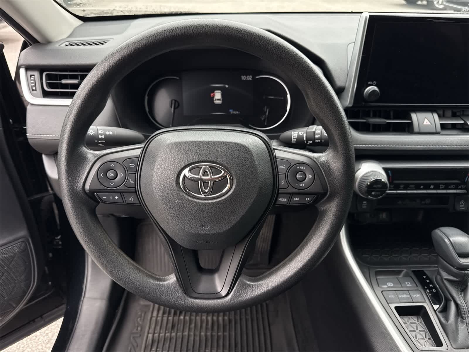 Thumbnail: 2023 Toyota RAV4 - 18