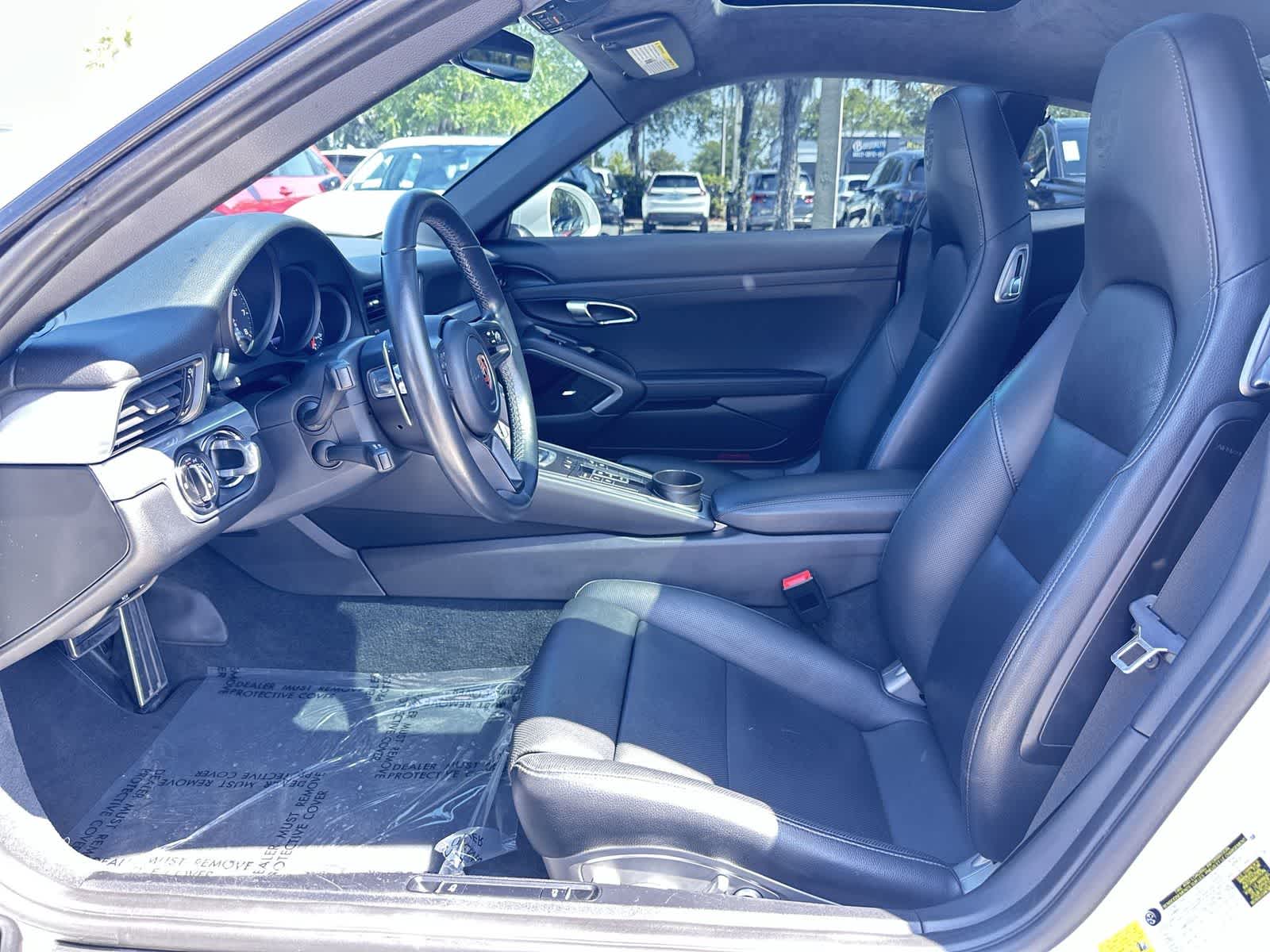 Thumbnail: 2017 Porsche 911 - 13