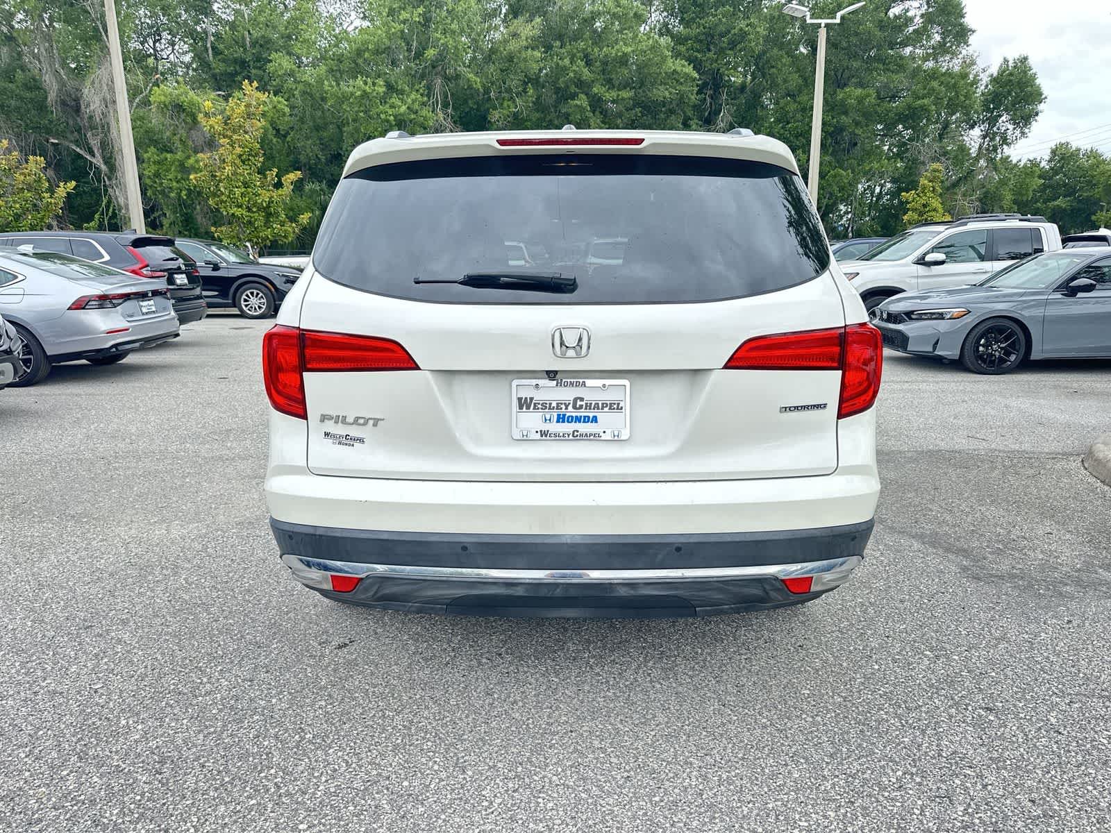 Thumbnail: 2017 Honda Pilot - 13