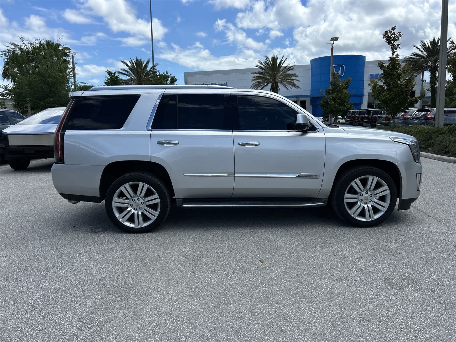 Thumbnail: 2015 Cadillac Escalade - 7