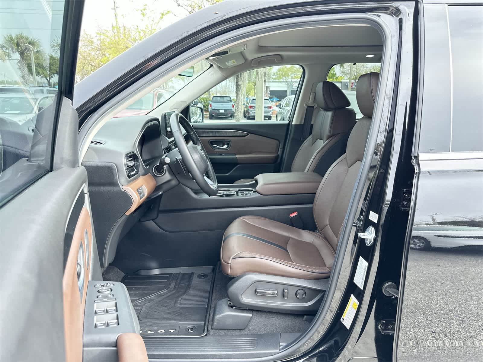 Thumbnail: 2025 Honda Pilot - 2