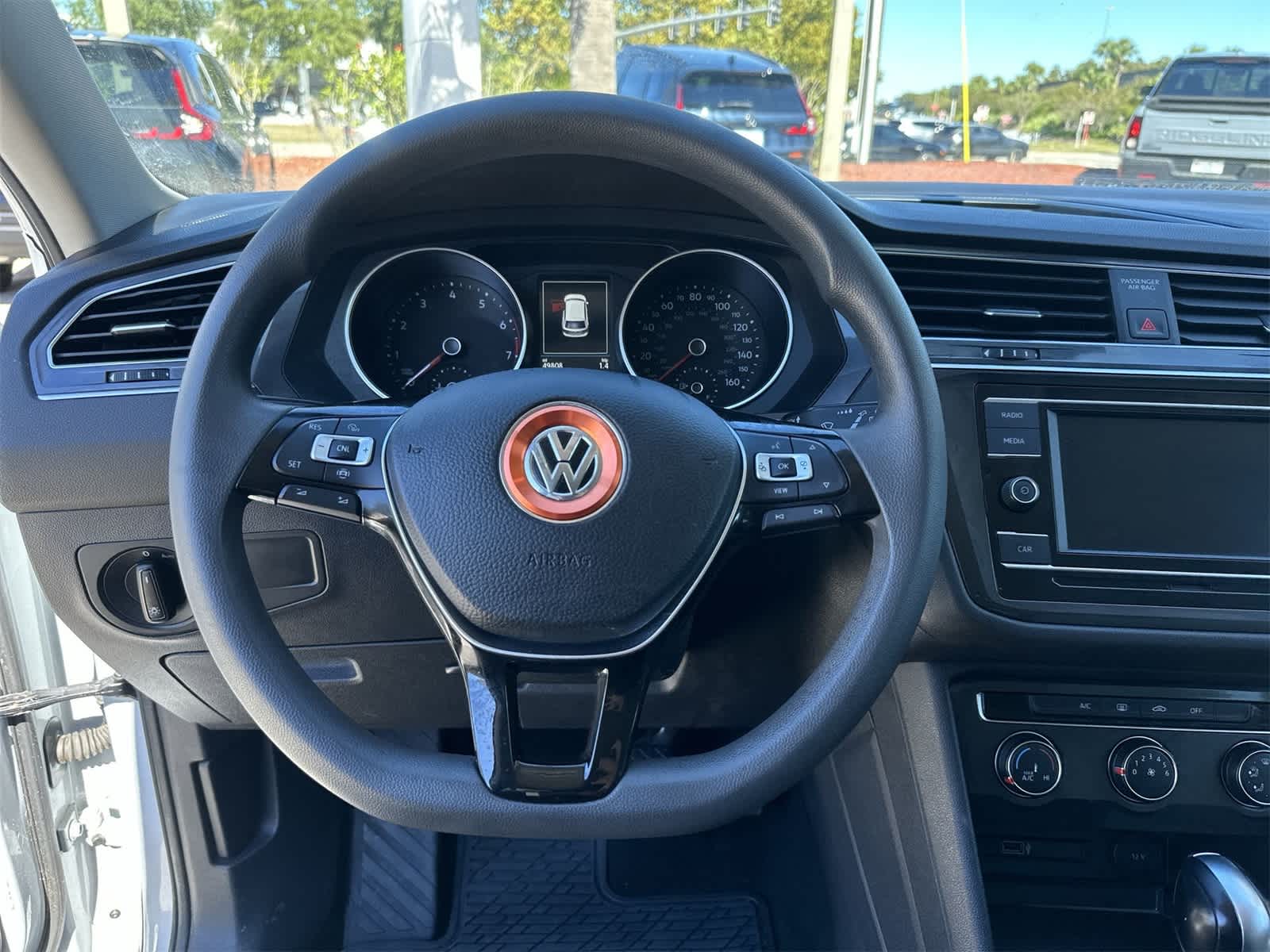 Thumbnail: 2019 Volkswagen Tiguan - 18