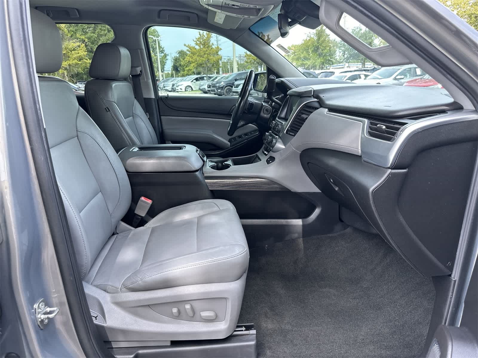 Thumbnail: 2018 Chevrolet Tahoe - 17