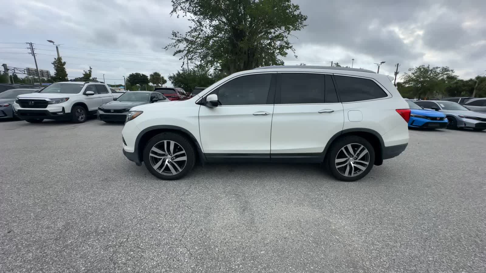 Thumbnail: 2017 Honda Pilot - 5