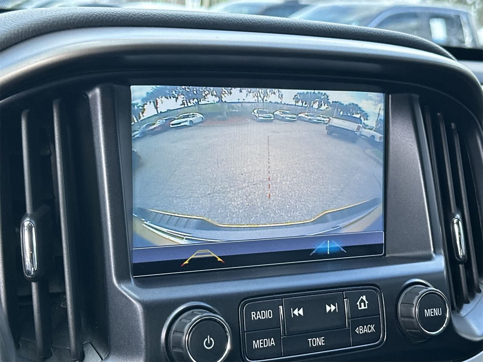 Thumbnail: 2018 Chevrolet Colorado - 20