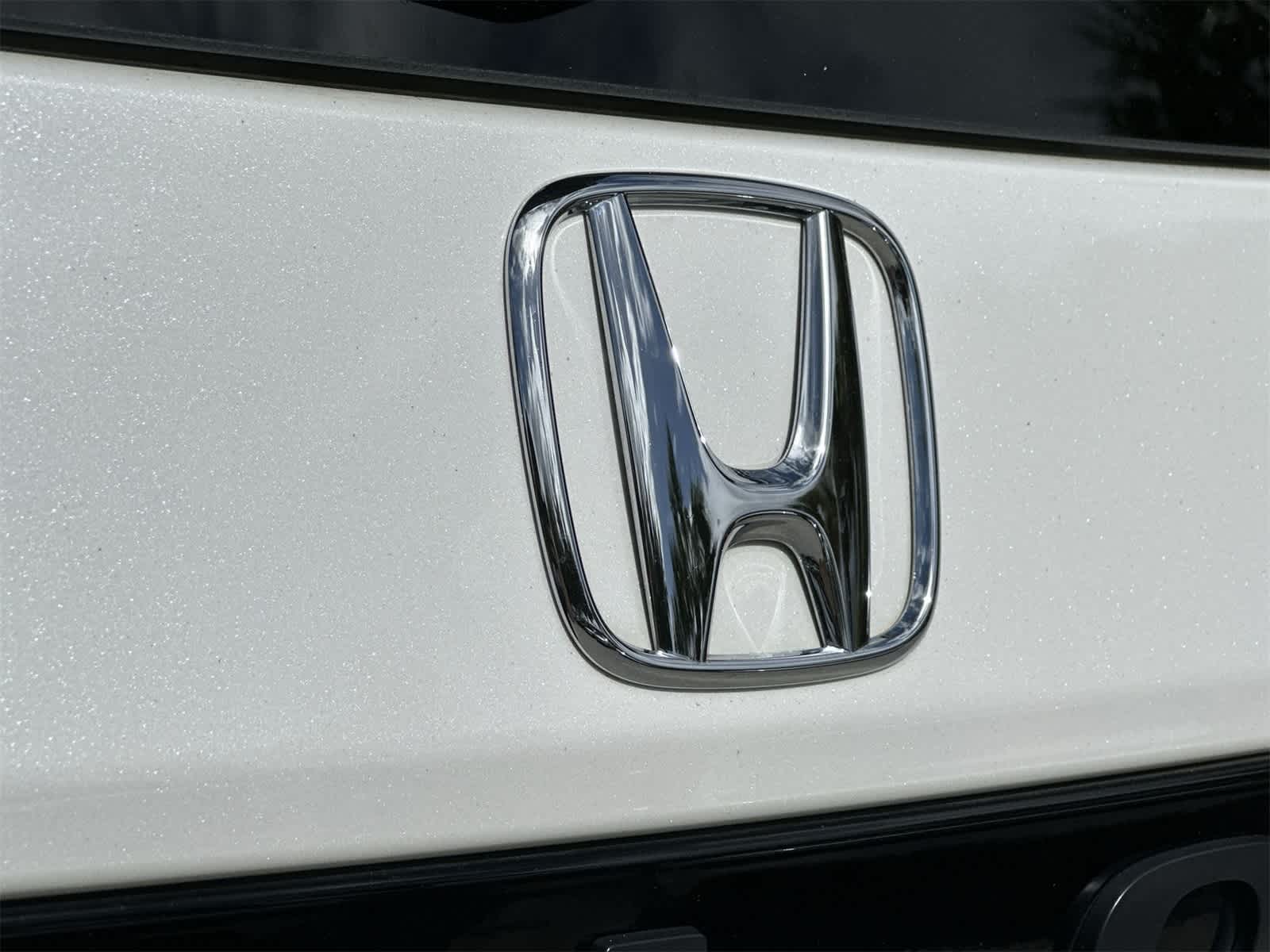 Thumbnail: 2023 Honda Pilot - 10